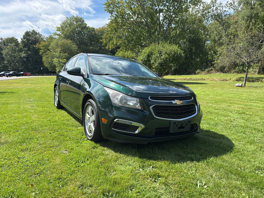 Used 2015 Chevrolet Cruze LT w/ Technology Package FWD image 3