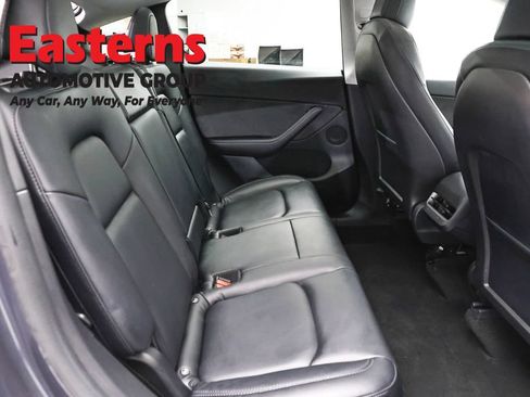 Used 2021 Tesla Model Y Long Range AWD/4WD image 16