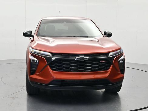 Certified 2024 Chevrolet Trax RS w/ Driver Confidence Package FWD image 2