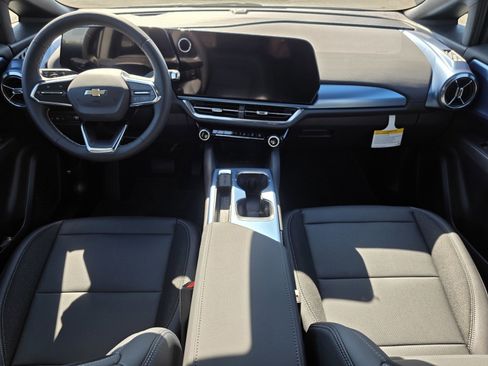 New 2026 Chevrolet Equinox EV LT w/ LPO, Blackout Package image 18