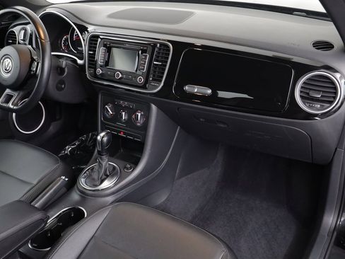 Used 2013 Volkswagen Beetle 2.5 image 20