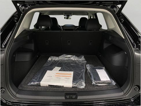 New 2026 Volkswagen Tiguan SE AWD/4WD image 5