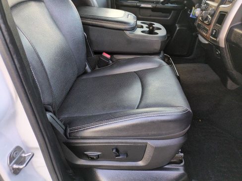 Used 2017 RAM 1500 Laramie image 47