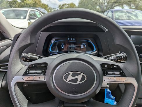 New 2026 Hyundai Elantra SE FWD image 24