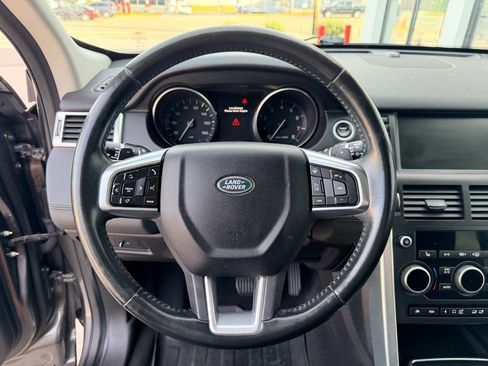 Used 2016 Land Rover Discovery Sport SE image 16
