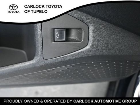 Used 2025 Volkswagen Jetta SE w/ Sunroof Package image 19