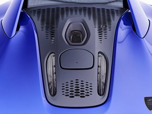 Used 2025 McLaren Artura RWD image 38