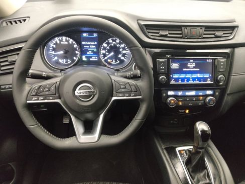 Used 2019 Nissan Rogue SV FWD image 22