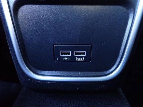 Used 2022 Dodge Charger SXT AWD/4WD image 9