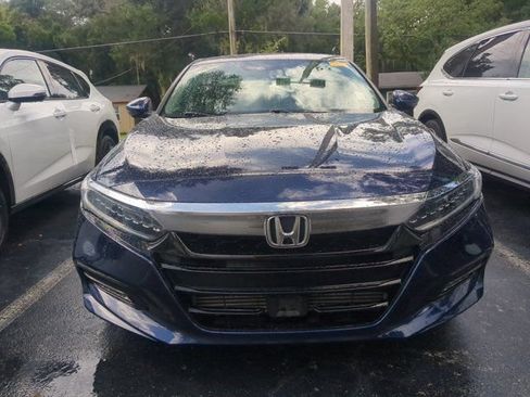Used 2018 Honda Accord Touring image 2