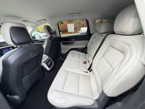 New 2026 Lincoln Nautilus Premier image 12