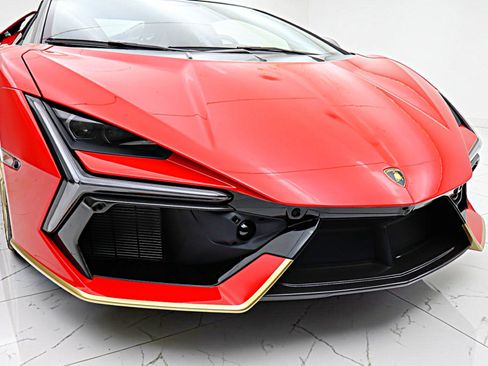Used 2025 Lamborghini Revuelto AWD/4WD image 26