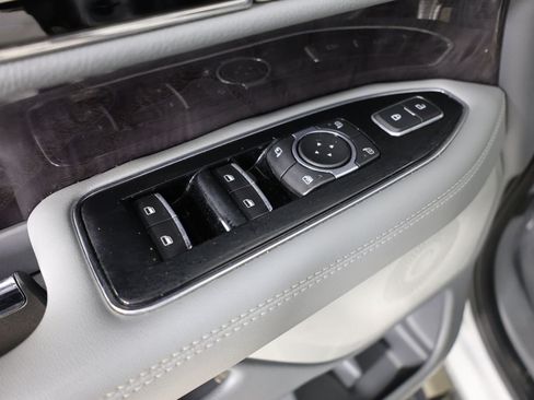 Used 2018 Lincoln Navigator Reserve w/ Technology Package AWD/4WD image 25