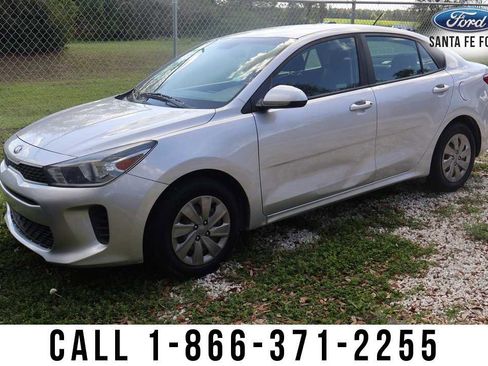 Used 2019 Kia Rio LX image 2