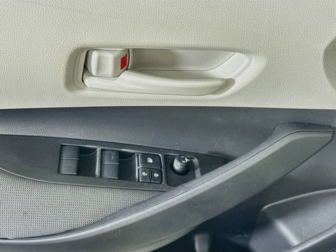 Used 2025 Toyota Corolla LE w/ LE Premium Package FWD image 22