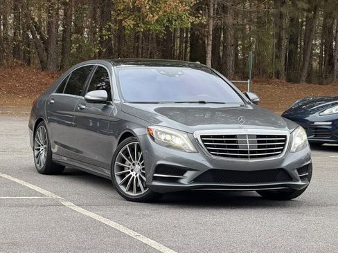 Used 2017 Mercedes-Benz S 550 Sedan image 3
