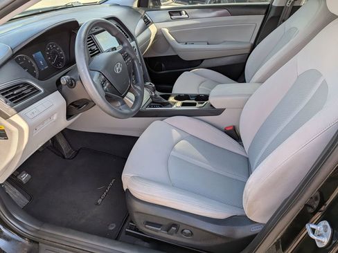Used 2017 Hyundai Sonata Sport image 13
