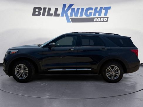 Used 2023 Ford Explorer XLT w/ Equipment Group 202A AWD/4WD image 2