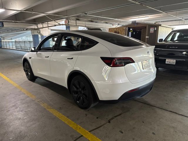 Used 2024 Tesla Model Y Long Range RWD image 5