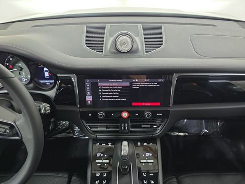 New 2026 Porsche Macan image 16