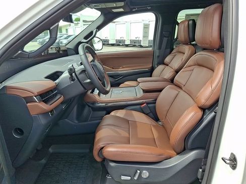 New 2026 Lincoln Navigator L Reserve AWD/4WD image 6