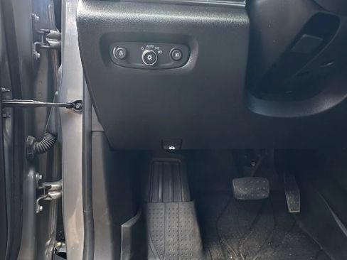 Used 2019 Chevrolet Traverse LT w/ LPO, Floor Liner Package AWD/4WD image 12
