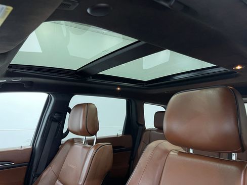 Used 2019 Jeep Grand Cherokee Summit image 12