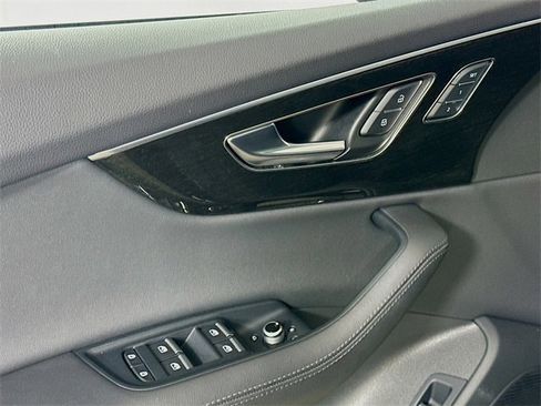 Used 2023 Audi Q7 3.0T Premium Plus image 20