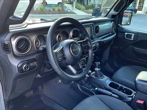 Used 2020 Jeep Gladiator Sport w/ Trailer Tow Package image 16