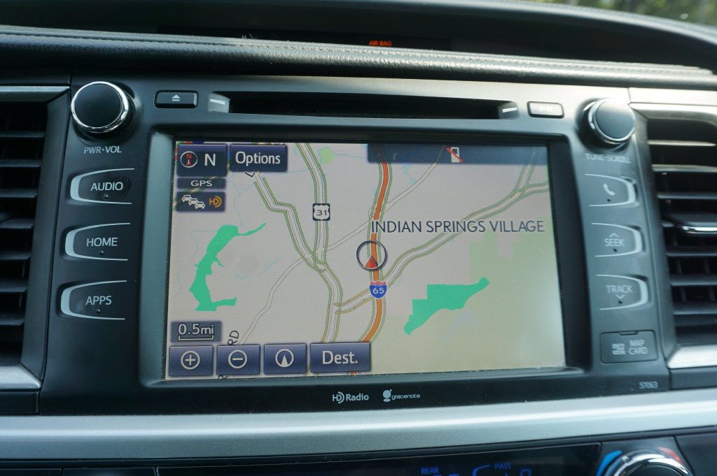 Used 2015 Toyota Highlander XLE FWD image 11