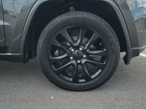 Used 2020 Jeep Grand Cherokee Altitude image 41