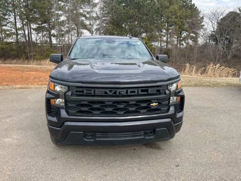 Used 2022 Chevrolet Silverado 1500 Custom image 2