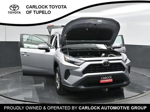 Used 2022 Toyota RAV4 XLE AWD/4WD image 7