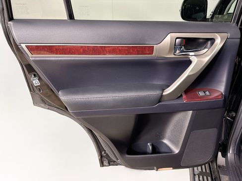 Used 2018 Lexus GX 460 Premium image 28