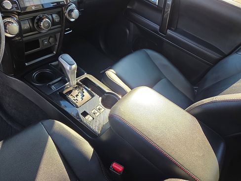 Used 2024 Toyota 4Runner TRD Off-Road Premium image 25