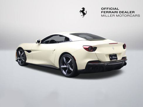 Certified 2023 Ferrari Portofino M image 18