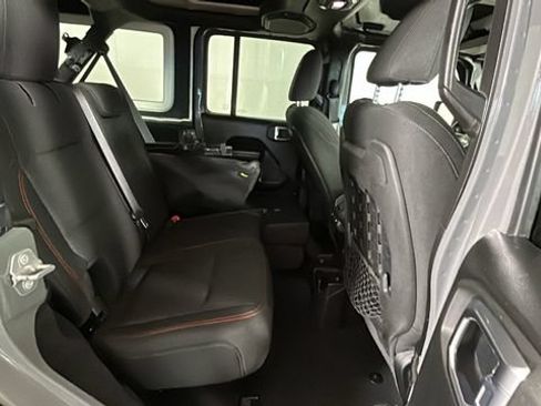 Used 2018 Jeep Wrangler Unlimited Rubicon AWD/4WD image 27