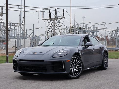 New 2026 Porsche Panamera image 1