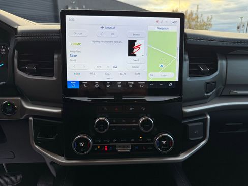 Used 2024 Ford Expedition XLT image 17