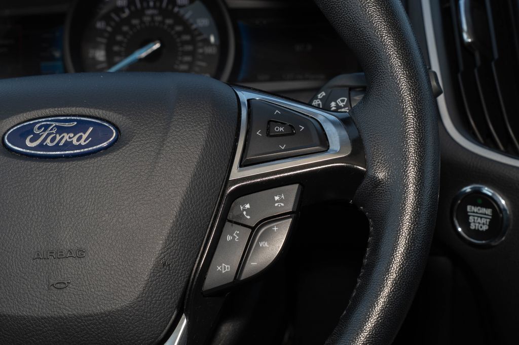 Used 2024 Ford Edge SEL AWD/4WD image 26