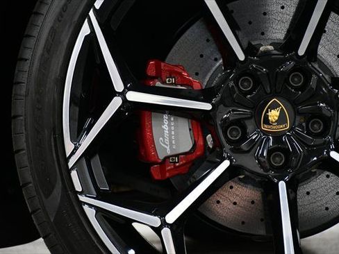 Used 2024 Lamborghini Urus Performante AWD/4WD image 8