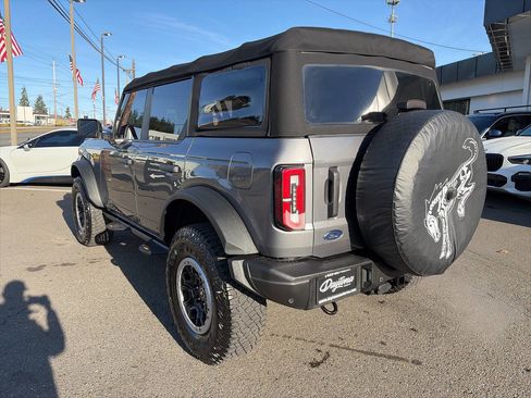 Used 2021 Ford Bronco Badlands image 3