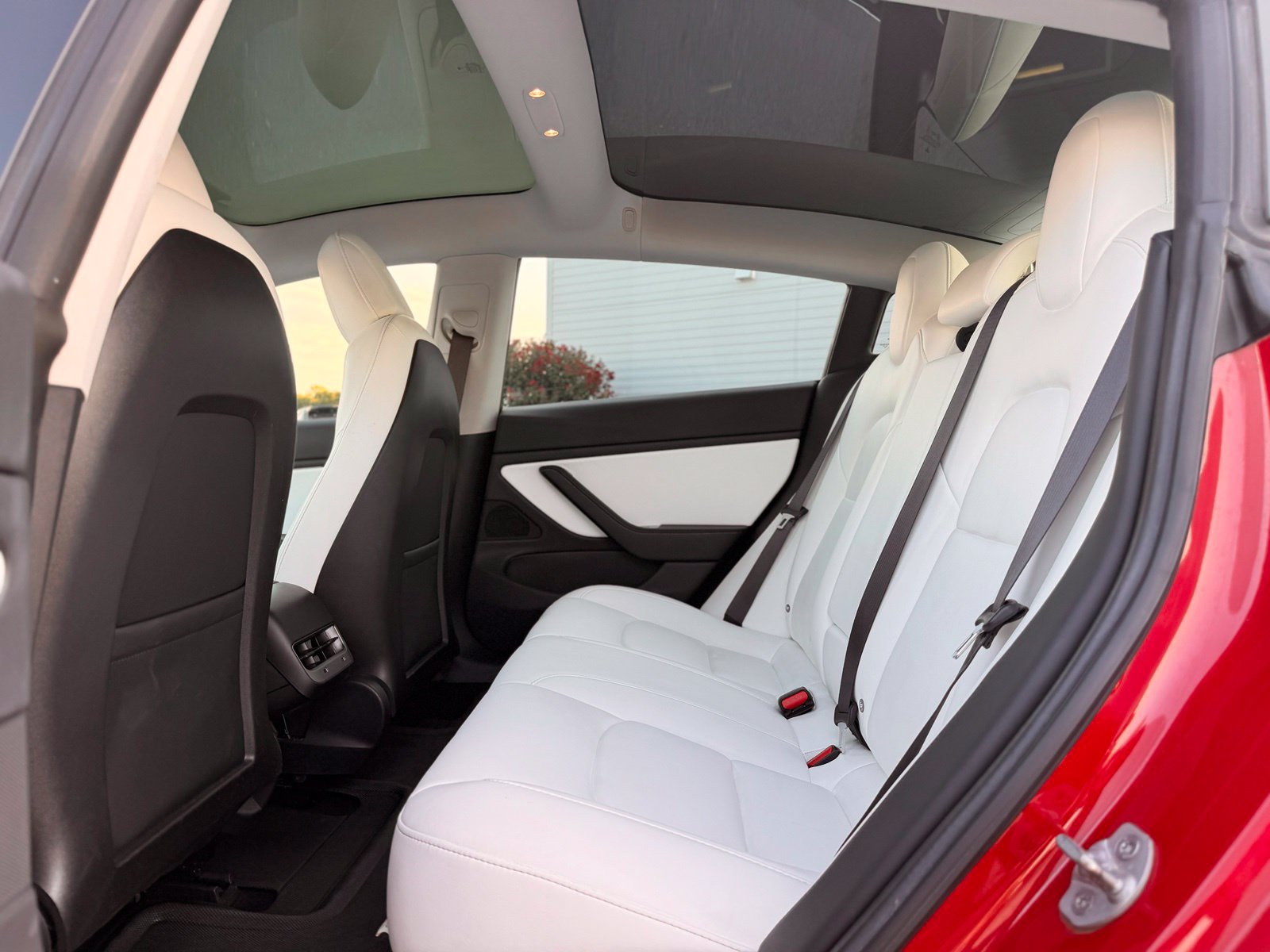 Used 2018 Tesla Model 3 Long Range AWD/4WD image 23