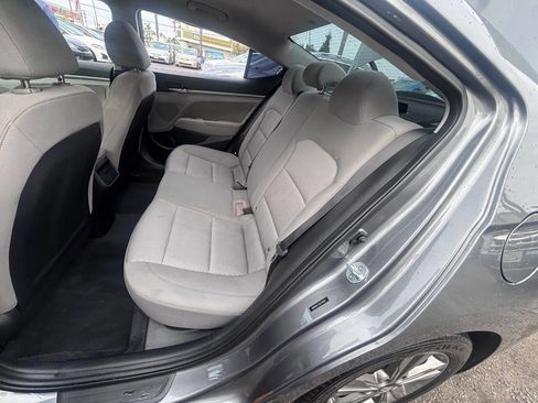 Used 2018 Hyundai Elantra SEL image 9
