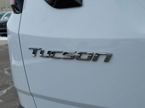 Used 2023 Hyundai Tucson SE image 6