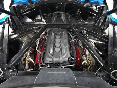 Used 2021 Chevrolet Corvette Stingray Preferred Cpe w/ Z51 Performance Package RWD image 9