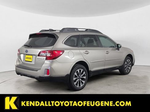 Used 2017 Subaru Outback 2.5i Limited AWD/4WD image 5