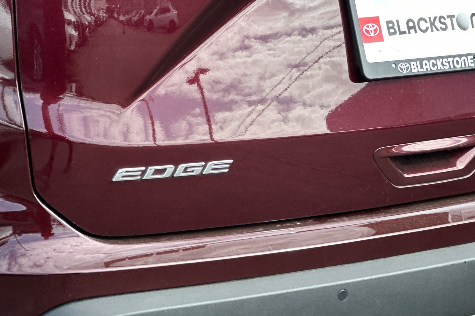 Used 2020 Ford Edge Titanium FWD image 27