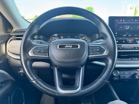 Used 2022 Jeep Compass Latitude AWD/4WD image 19