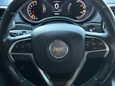 Used 2020 Jeep Grand Cherokee Altitude AWD/4WD image 23